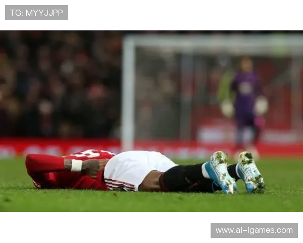 远藤航重伤被担架抬离，利物浦后场多面手面临长期缺阵